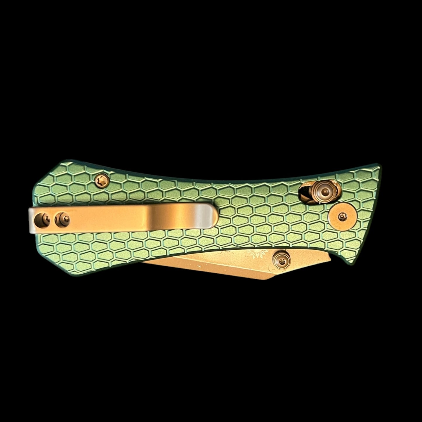 AUXMFG COFFIN CROSSBAR 2.7" EDC FOLDING KNIFE GREEN ANODIZED ALUMINUM  SCALES - ROSE GOLD PVD BLADE